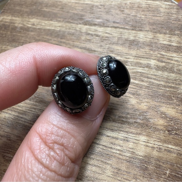 Vintage 925 Sterling Silver Oval Onyx Stud Post Earrings - Picture 2 of 8